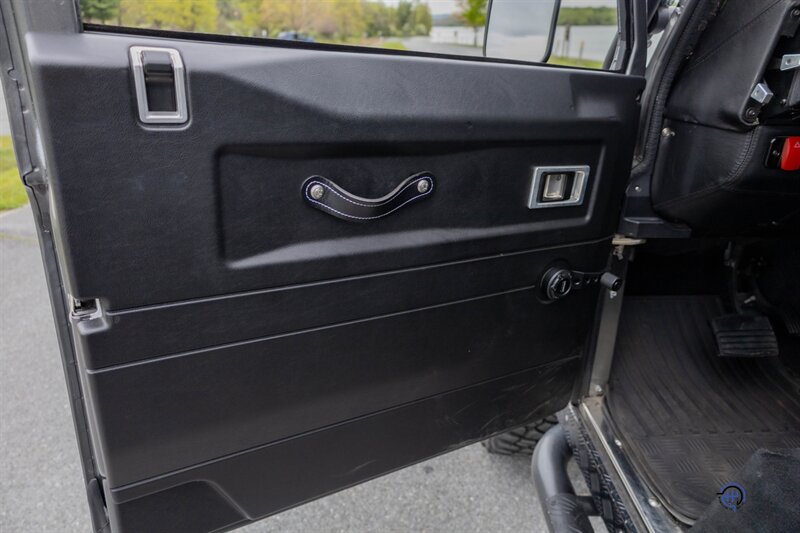 1997 Land Rover Defender 90 - Photo 54 - Wyomissing, PA 19610