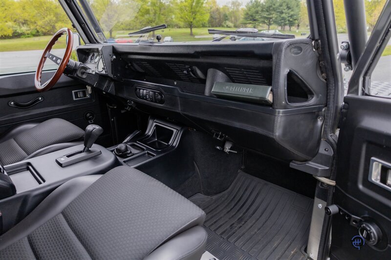 1997 Land Rover Defender 90 - Photo 77 - Wyomissing, PA 19610