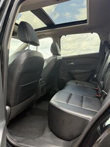 2021 Nissan Rogue SV - Photo 5 - Owensboro, KY 42303