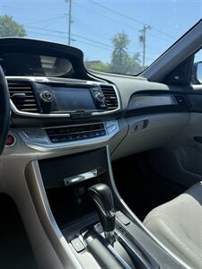 2015 Honda Accord EX-L   - Photo 7 - Owensboro, KY 42303