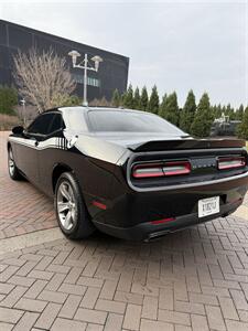 2018 Dodge Challenger SXT   - Photo 3 - Owensboro, KY 42303