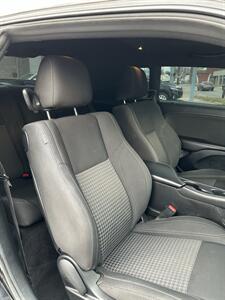 2018 Dodge Challenger SXT   - Photo 8 - Owensboro, KY 42303