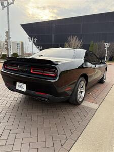 2018 Dodge Challenger SXT   - Photo 4 - Owensboro, KY 42303