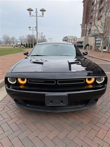 2018 Dodge Challenger SXT   - Photo 2 - Owensboro, KY 42303