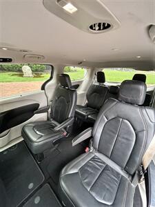 2018 Chrysler Pacifica Touring L   - Photo 9 - Owensboro, KY 42303