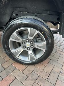 2021 Chevrolet Colorado LT   - Photo 10 - Owensboro, KY 42303