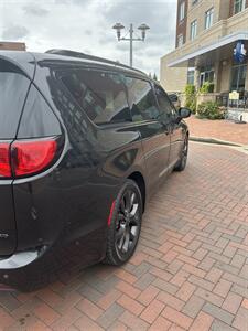 2018 Chrysler Pacifica Limited   - Photo 4 - Owensboro, KY 42303