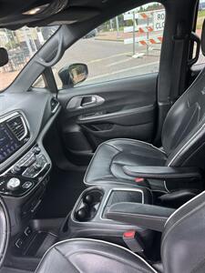 2018 Chrysler Pacifica Limited   - Photo 12 - Owensboro, KY 42303