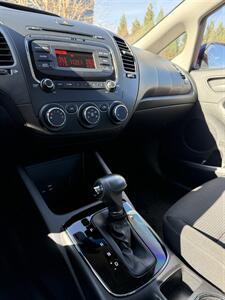 2017 Kia Forte LX   - Photo 10 - Owensboro, KY 42303