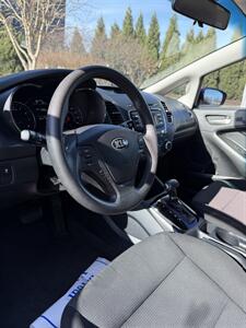 2017 Kia Forte LX   - Photo 9 - Owensboro, KY 42303