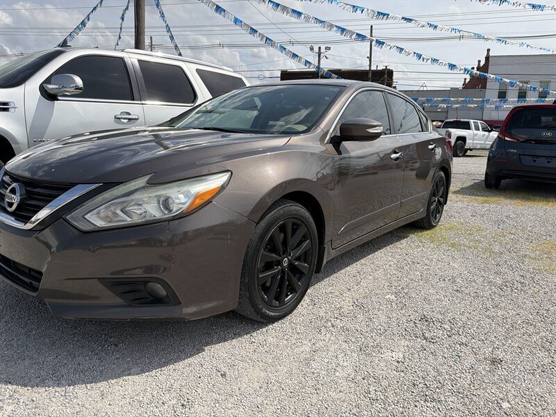 2016 Nissan Altima 2.5   - Photo 1 - Owensboro, KY 42303