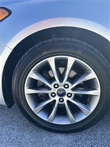 2017 Ford Fusion SE   - Photo 14 - Owensboro, KY 42303