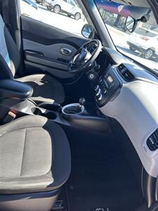 2016 Kia Soul - Photo 8 - Owensboro, KY 42303