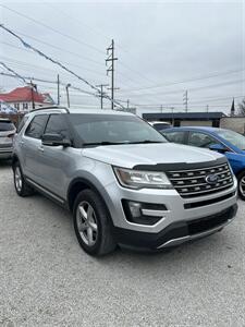 2016 Ford Explorer XLT   - Photo 2 - Owensboro, KY 42303