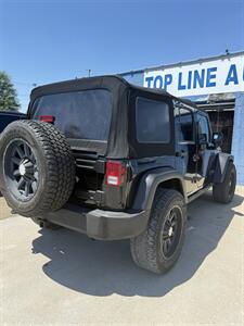 2013 Jeep Wrangler Unlimited Rubicon   - Photo 5 - Owensboro, KY 42303