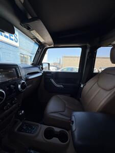 2013 Jeep Wrangler Unlimited Rubicon   - Photo 12 - Owensboro, KY 42303