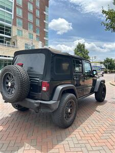 2013 Jeep Wrangler Unlimited Rubicon   - Photo 7 - Owensboro, KY 42303