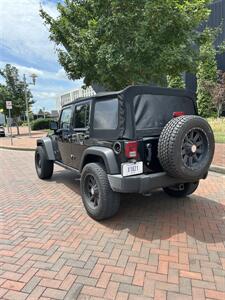 2013 Jeep Wrangler Unlimited Rubicon   - Photo 6 - Owensboro, KY 42303