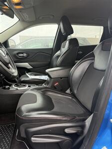 2017 Jeep Cherokee Trailhawk   - Photo 5 - Owensboro, KY 42303