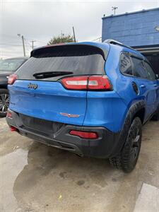 2017 Jeep Cherokee Trailhawk   - Photo 10 - Owensboro, KY 42303