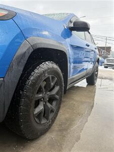 2017 Jeep Cherokee Trailhawk   - Photo 4 - Owensboro, KY 42303