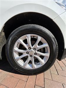 2018 Chevrolet Equinox LT   - Photo 10 - Owensboro, KY 42303