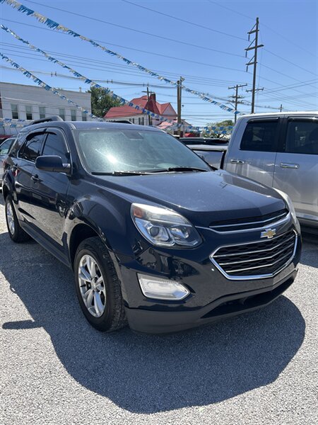2017 Chevrolet Equinox LT's photo
