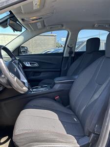 2017 Chevrolet Equinox LT - Photo 3 - Owensboro, KY 42303
