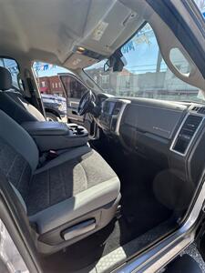 2019 RAM 1500 Classic SLT   - Photo 9 - Owensboro, KY 42303