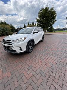 2018 Toyota Highlander LE I4 FWD   - Photo 3 - Owensboro, KY 42303
