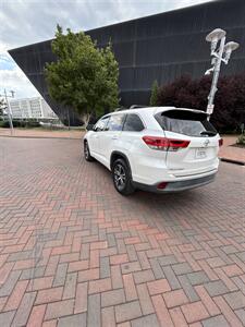 2018 Toyota Highlander LE I4 FWD   - Photo 4 - Owensboro, KY 42303