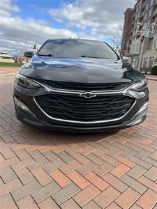 2020 Chevrolet Malibu LT   - Photo 3 - Owensboro, KY 42303