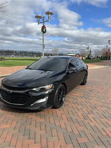 2020 Chevrolet Malibu LT   - Photo 2 - Owensboro, KY 42303
