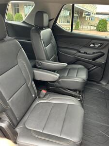 2019 Chevrolet Traverse LT Leather   - Photo 6 - Owensboro, KY 42303