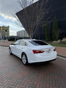 2018 Chevrolet Malibu LT   - Photo 5 - Owensboro, KY 42303
