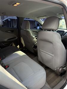 2018 Chevrolet Malibu LT   - Photo 11 - Owensboro, KY 42303