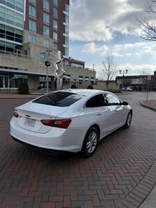 2018 Chevrolet Malibu LT   - Photo 6 - Owensboro, KY 42303