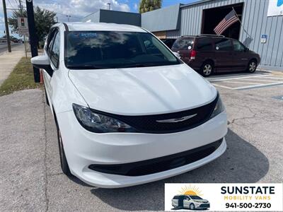 2023 Chrysler Voyager L Wheelchair Van  BraunAbility Manual Rear Entry - Photo 5 - Sarasota, FL 34232