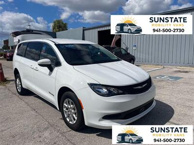 2023 Chrysler Voyager L Wheelchair Van  BraunAbility Manual Rear Entry - Photo 1 - Sarasota, FL 34232