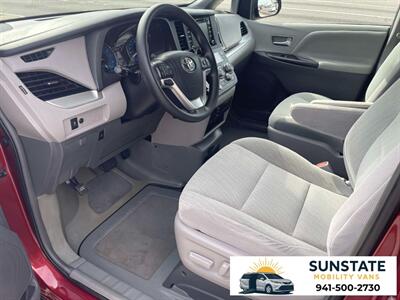 2019 Toyota Sienna LE Wheelchair Van  BraunAbility Side Entry - Photo 4 - Sarasota, FL 34232