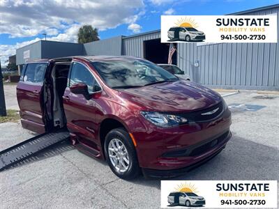 2022 Chrysler Voyager LX Wheelchair Van  BraunAbility Chrysler Foldout XT - Photo 1 - Sarasota, FL 34232