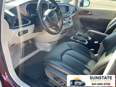 2021 Chrysler Voyager L Wheelchair Van  BraunAbility Chrysler Entervan XT - Photo 5 - Sarasota, FL 34232