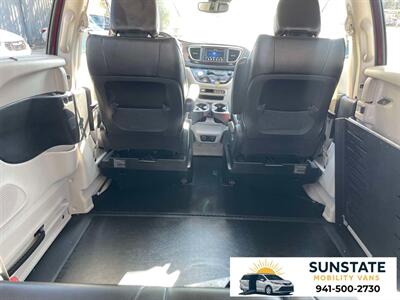 2021 Chrysler Voyager L Wheelchair Van  BraunAbility Chrysler Entervan XT - Photo 6 - Sarasota, FL 34232