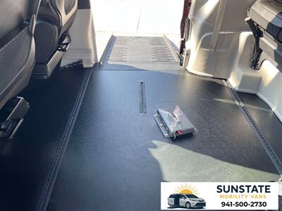 2021 Chrysler Voyager L Wheelchair Van  BraunAbility Chrysler Entervan XT - Photo 8 - Sarasota, FL 34232