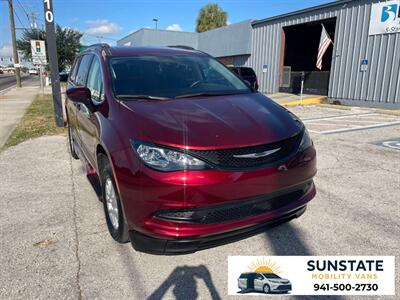 2021 Chrysler Voyager L Wheelchair Van  BraunAbility Chrysler Entervan XT - Photo 3 - Sarasota, FL 34232