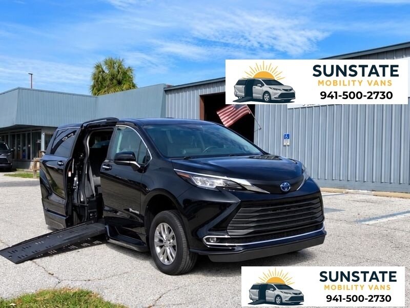 2022 Toyota Sienna XLE 7-Passenger  BraunAbility Toyota Rampvan XL - Photo 1 - Sarasota, FL 34232