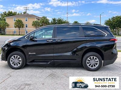 2022 Toyota Sienna XLE 7-Passenger BraunAbility Toyota Rampvan XL - Photo 2 - Sarasota, FL 34232