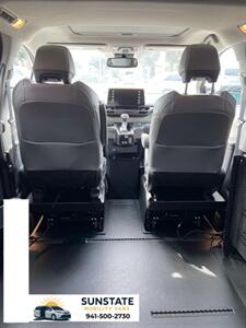 2022 Toyota Sienna XLE 7-Passenger BraunAbility Toyota Rampvan XL - Photo 6 - Sarasota, FL 34232