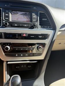 2015 Hyundai SONATA SE   - Photo 16 - Reseda, CA 91335