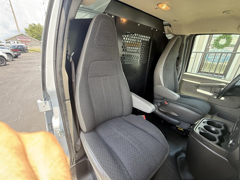2025 GMC Savana 2500 - Photo 22 - Lecanto, FL 34461